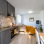 Tina Apartment *