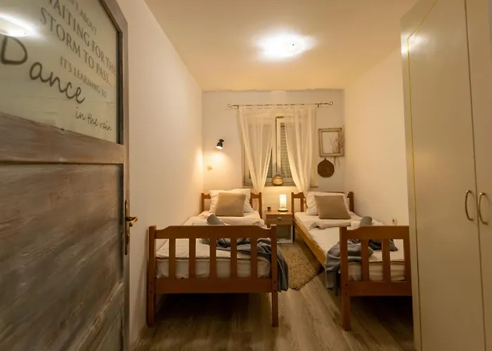 شقة Tina Metković